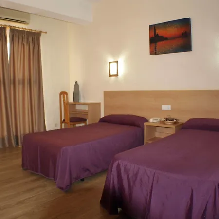 Kristal Hotel